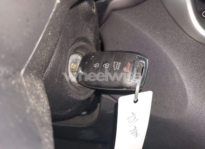 Photo 11 of 2019 Kia Sorento 2.4L LX (VIN 5XYPGDA3XKG530094)