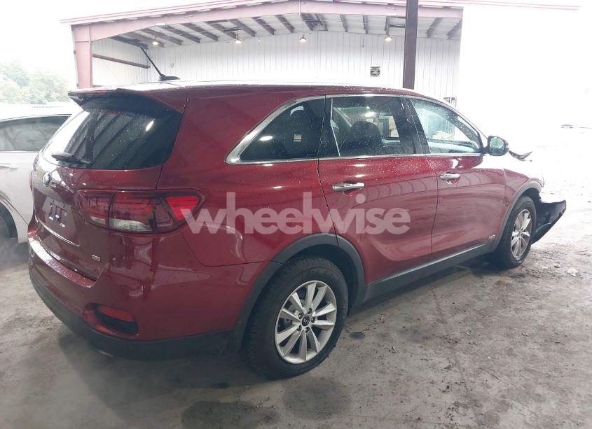 Photo 4 of 2019 Kia Sorento 2.4L LX (VIN 5XYPGDA3XKG530094)