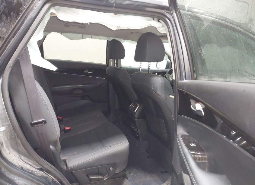 Photo 8 of 2020 Kia Sorento 2.4L LX (VIN 5XYPGDA3XLG623019)