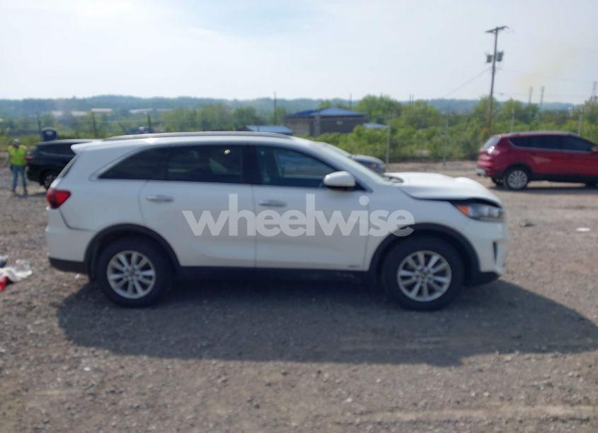 Photo 13 of 2020 Kia Sorento 2.4L LX (VIN 5XYPGDA3XLG629029)