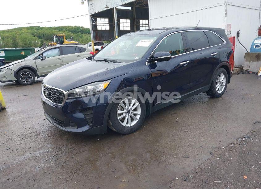 Photo 2 of 2020 Kia Sorento 2.4L LX (VIN 5XYPGDA3XLG652343)