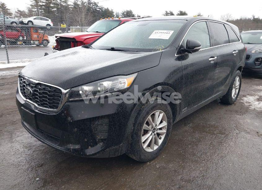 Photo 2 of 2020 Kia Sorento 2.4L LX (VIN 5XYPGDA3XLG652794)