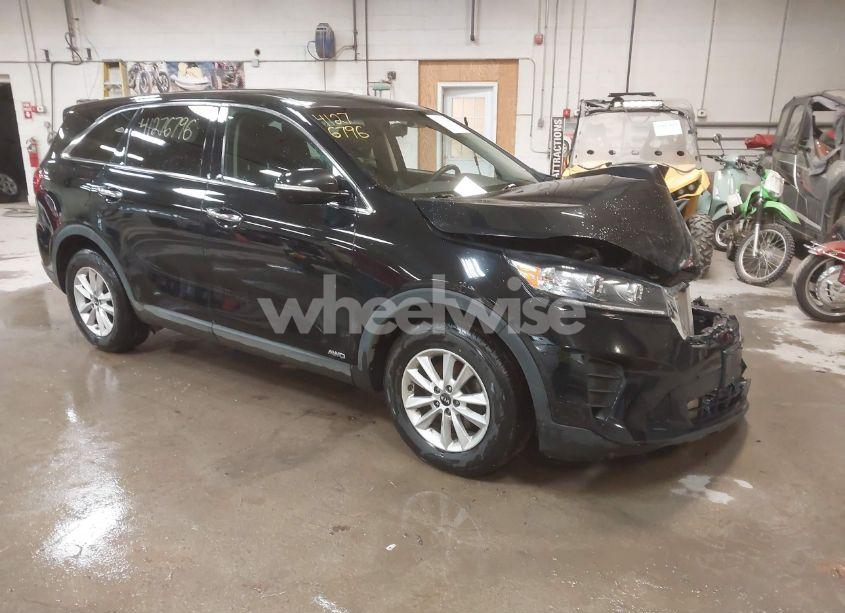 2020 Kia Sorento 2.4L LX (VIN 5XYPGDA3XLG698772) main photo