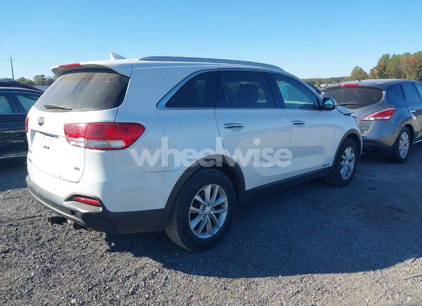 Photo 4 of 2016 Kia Sorento 3.3L LX (VIN 5XYPGDA50GG136693)