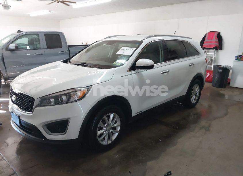 Photo 2 of 2016 Kia Sorento 3.3L LX (VIN 5XYPGDA50GG149573)