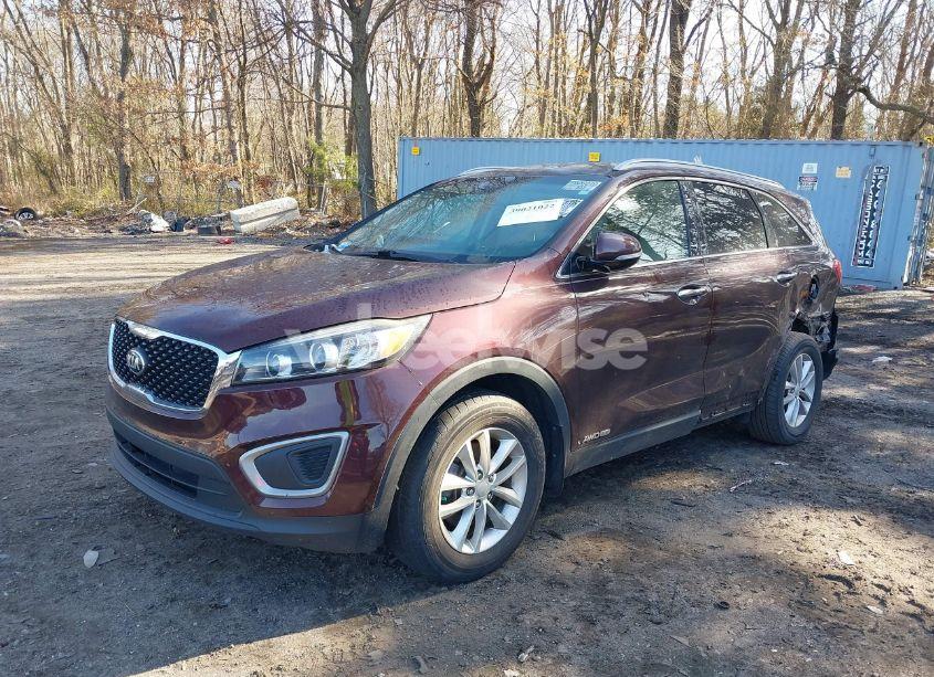 Photo 2 of 2016 Kia Sorento 3.3L LX (VIN 5XYPGDA50GG171900)
