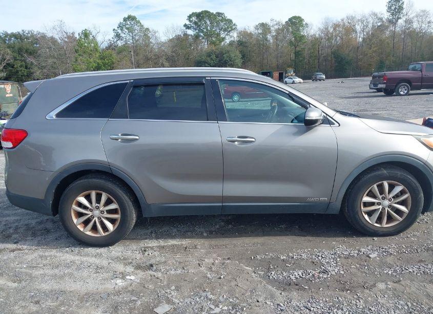 Photo 13 of 2017 Kia Sorento 3.3L LX (VIN 5XYPGDA50HG191131)