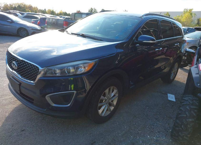 Photo 2 of 2017 Kia Sorento LX V6 (VIN 5XYPGDA50HG191419)