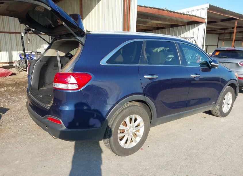 Photo 4 of 2017 Kia Sorento LX V6 (VIN 5XYPGDA50HG191419)