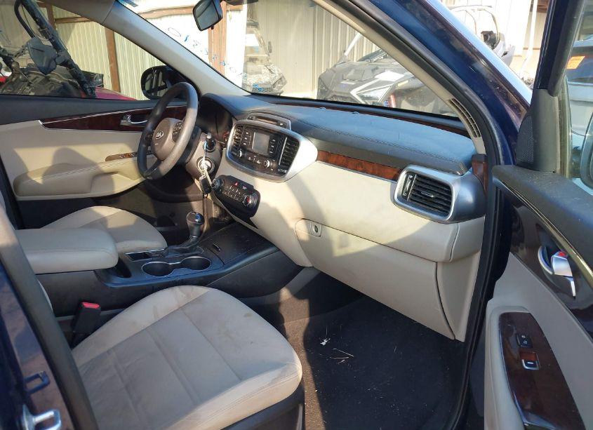 Photo 5 of 2017 Kia Sorento LX V6 (VIN 5XYPGDA50HG191419)
