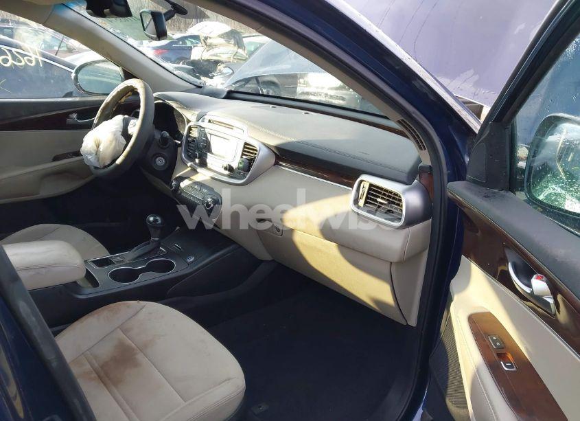 Photo 5 of 2017 Kia Sorento 3.3L LX (VIN 5XYPGDA50HG234267)