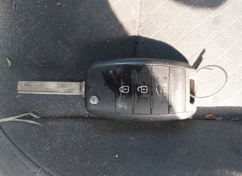 Photo 11 of 2017 Kia Sorento 3.3L LX (VIN 5XYPGDA50HG324454)