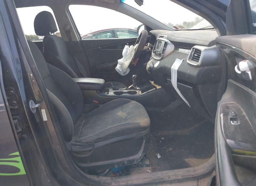 Photo 5 of 2017 Kia Sorento 3.3L LX (VIN 5XYPGDA50HG324454)