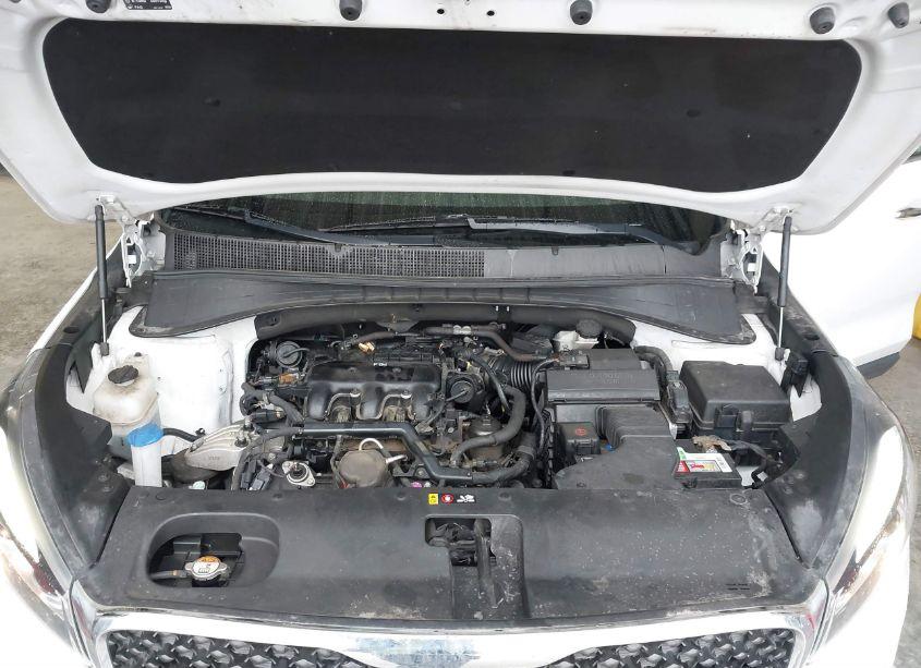 Photo 10 of 2017 Kia Sorento 3.3L LX (VIN 5XYPGDA50HG333333)