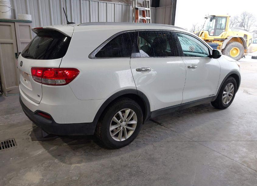Photo 4 of 2017 Kia Sorento 3.3L LX (VIN 5XYPGDA50HG333333)