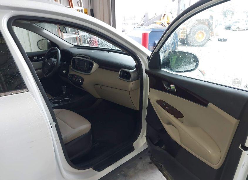Photo 5 of 2017 Kia Sorento 3.3L LX (VIN 5XYPGDA50HG333333)