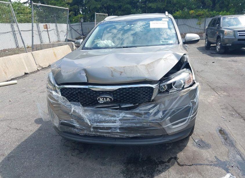 Photo 12 of 2018 Kia Sorento 3.3L LX (VIN 5XYPGDA50JG367522)