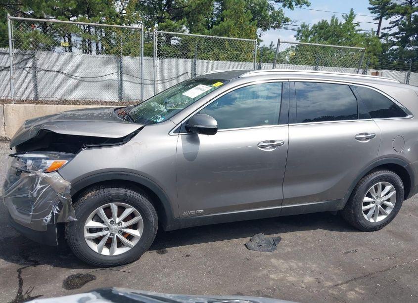 Photo 14 of 2018 Kia Sorento 3.3L LX (VIN 5XYPGDA50JG367522)