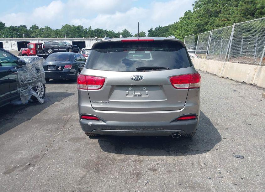 Photo 16 of 2018 Kia Sorento 3.3L LX (VIN 5XYPGDA50JG367522)