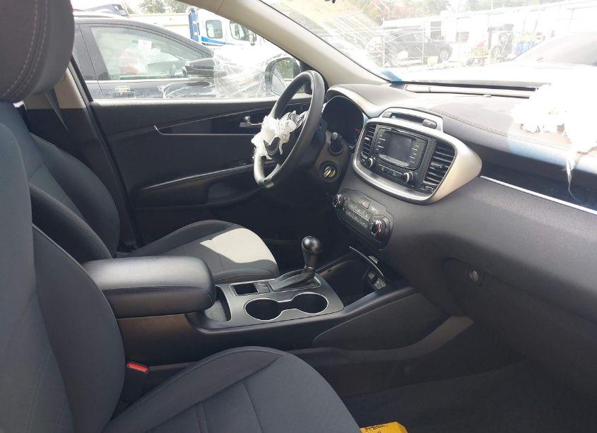 Photo 5 of 2018 Kia Sorento 3.3L LX (VIN 5XYPGDA50JG367522)