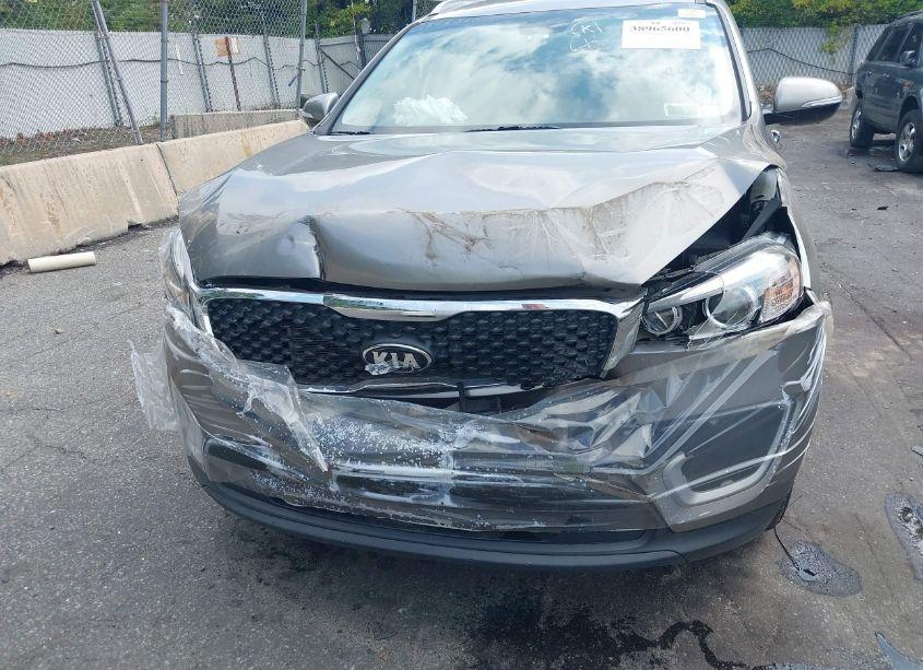 Photo 6 of 2018 Kia Sorento 3.3L LX (VIN 5XYPGDA50JG367522)