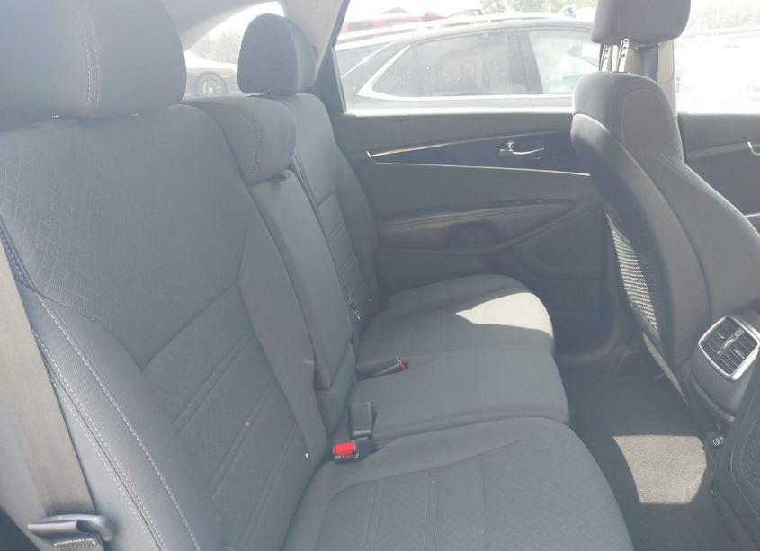 Photo 8 of 2018 Kia Sorento 3.3L LX (VIN 5XYPGDA50JG367522)