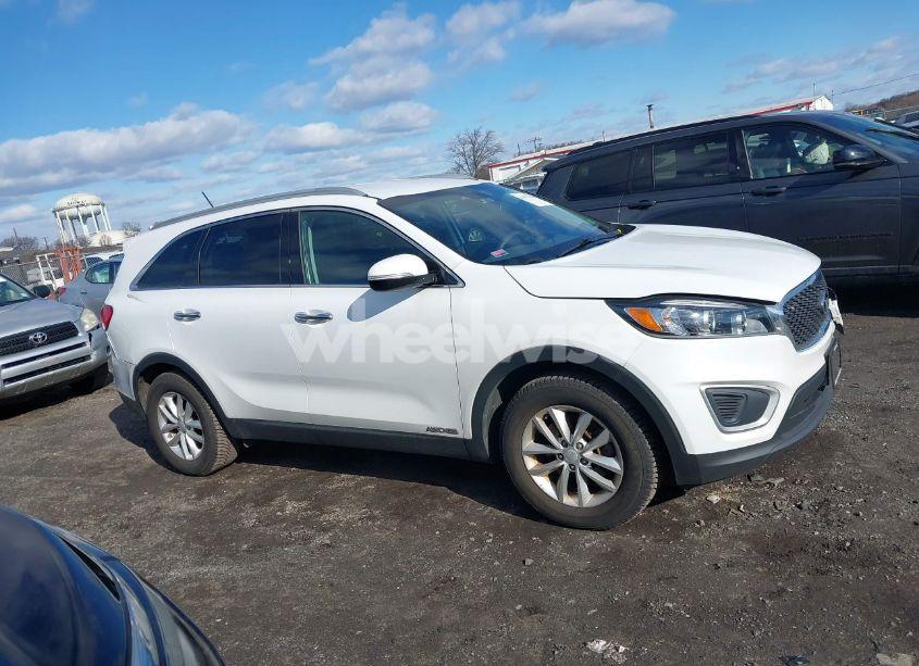 Photo 13 of 2018 Kia Sorento 3.3L LX (VIN 5XYPGDA50JG419263)