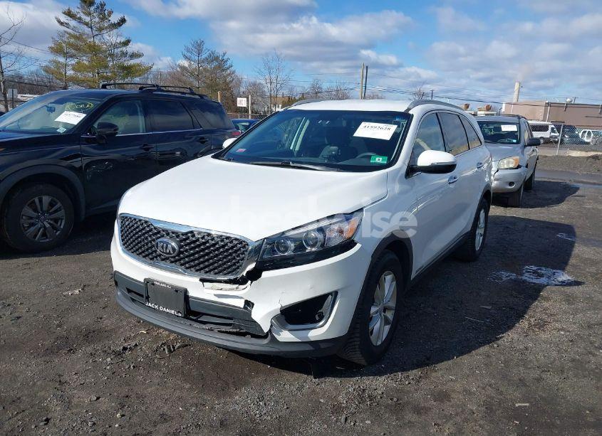 Photo 6 of 2018 Kia Sorento 3.3L LX (VIN 5XYPGDA50JG419263)