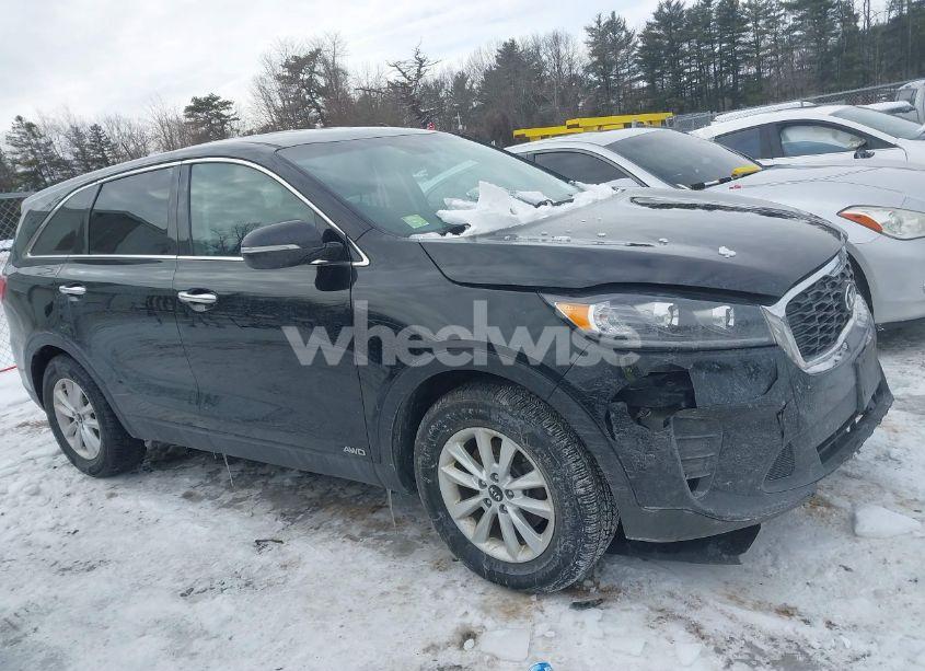Photo 13 of 2019 Kia Sorento 3.3L LX (VIN 5XYPGDA50KG498757)