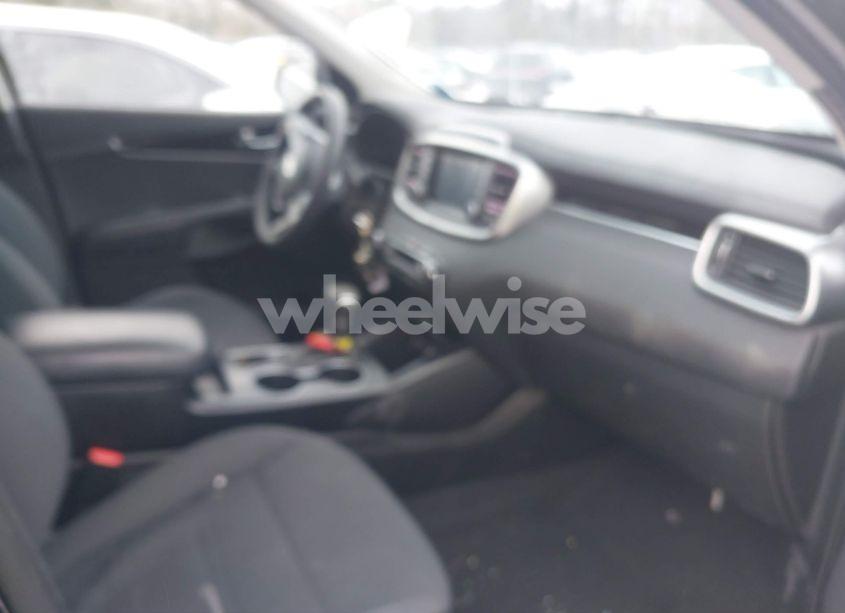 Photo 5 of 2019 Kia Sorento 3.3L LX (VIN 5XYPGDA50KG498757)