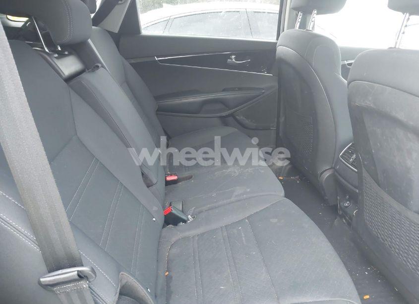 Photo 8 of 2019 Kia Sorento 3.3L LX (VIN 5XYPGDA50KG498757)