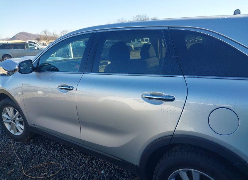 Photo 15 of 2020 Kia Sorento 3.3L LX (VIN 5XYPGDA50LG608143)