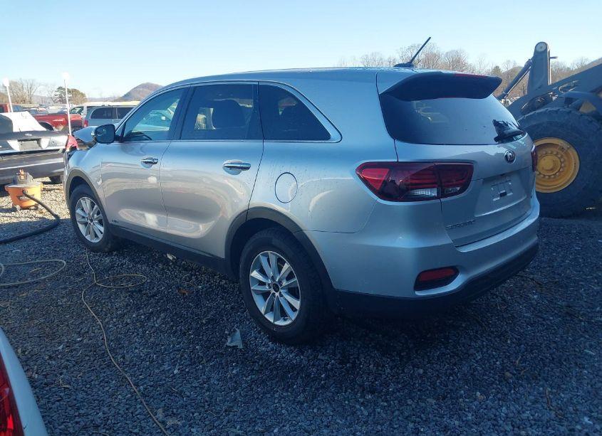 Photo 3 of 2020 Kia Sorento 3.3L LX (VIN 5XYPGDA50LG608143)