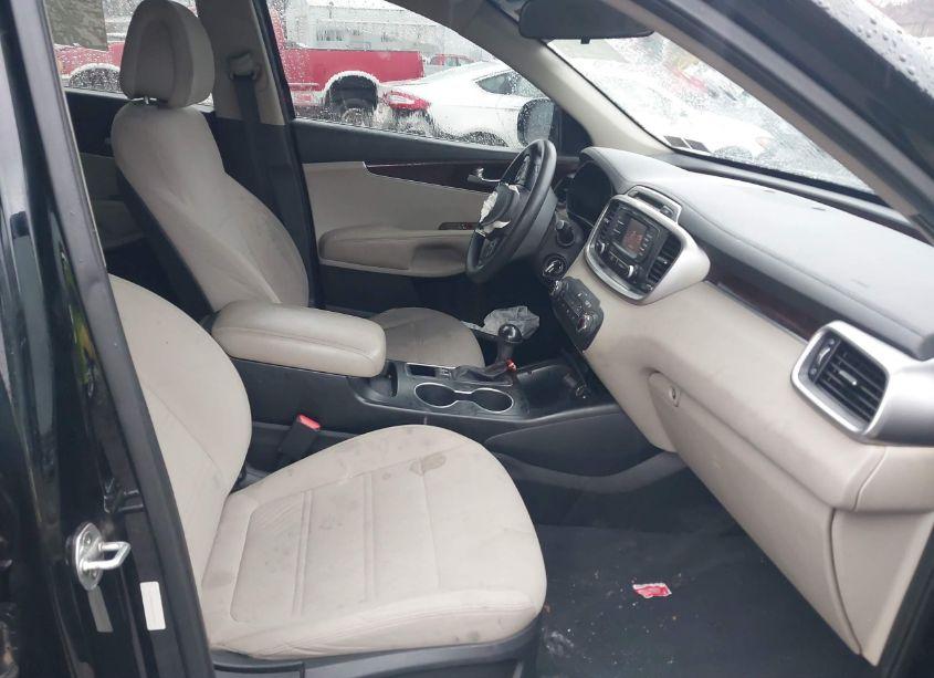 Photo 5 of 2016 Kia Sorento 3.3L LX (VIN 5XYPGDA51GG039177)