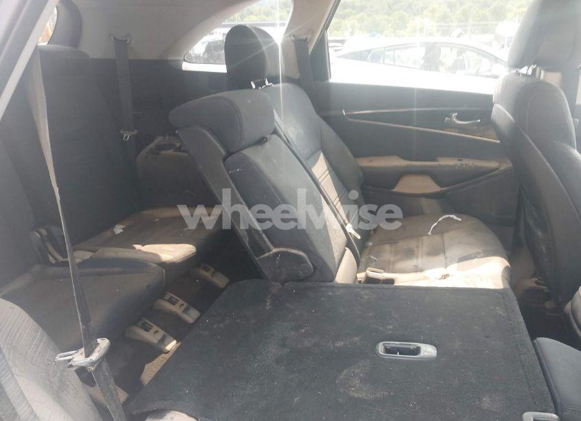 Photo 8 of 2016 Kia Sorento 3.3L LX (VIN 5XYPGDA51GG158444)