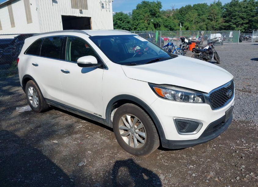 2016 Kia Sorento 3.3L LX (VIN 5XYPGDA51GG161571) main photo