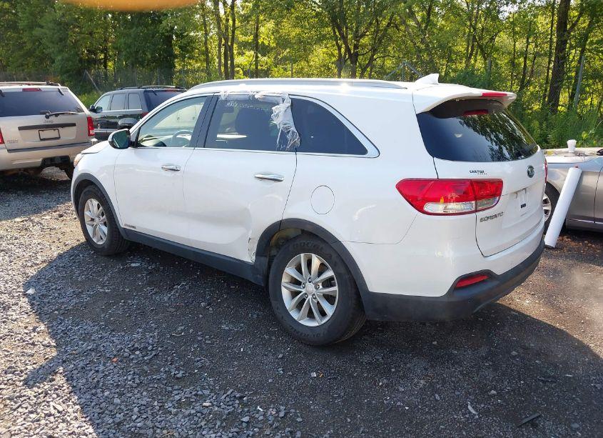Photo 3 of 2016 Kia Sorento 3.3L LX (VIN 5XYPGDA51GG161571)