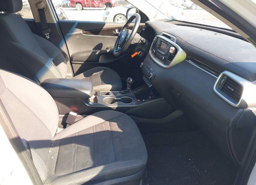 Photo 5 of 2016 Kia Sorento 3.3L LX (VIN 5XYPGDA51GG161571)
