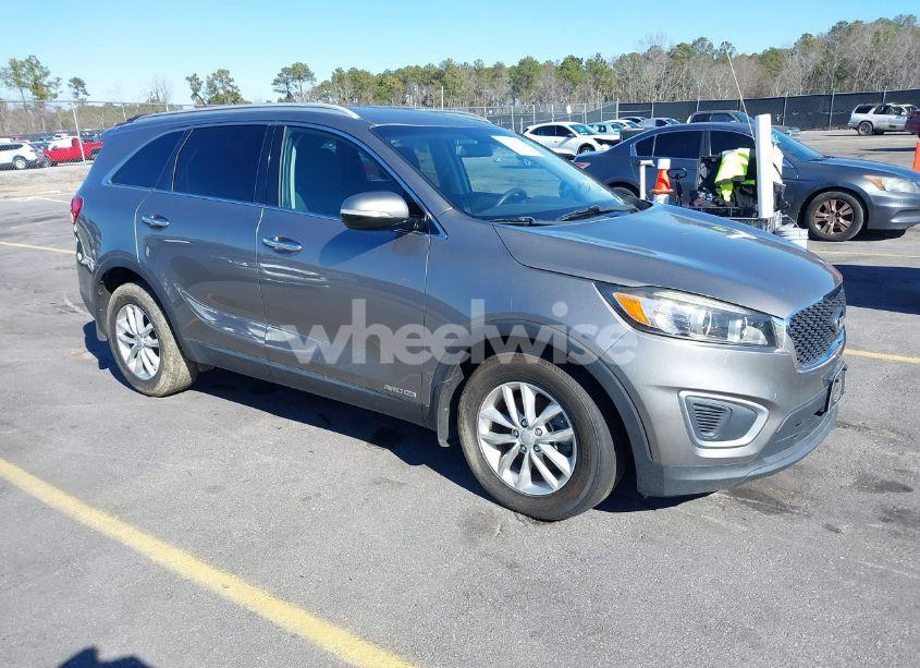 2016 Kia Sorento 3.3L LX (VIN 5XYPGDA51GG179486) main photo