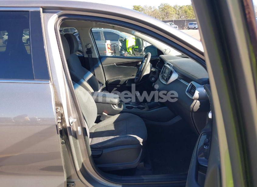 Photo 5 of 2016 Kia Sorento 3.3L LX (VIN 5XYPGDA51GG179486)