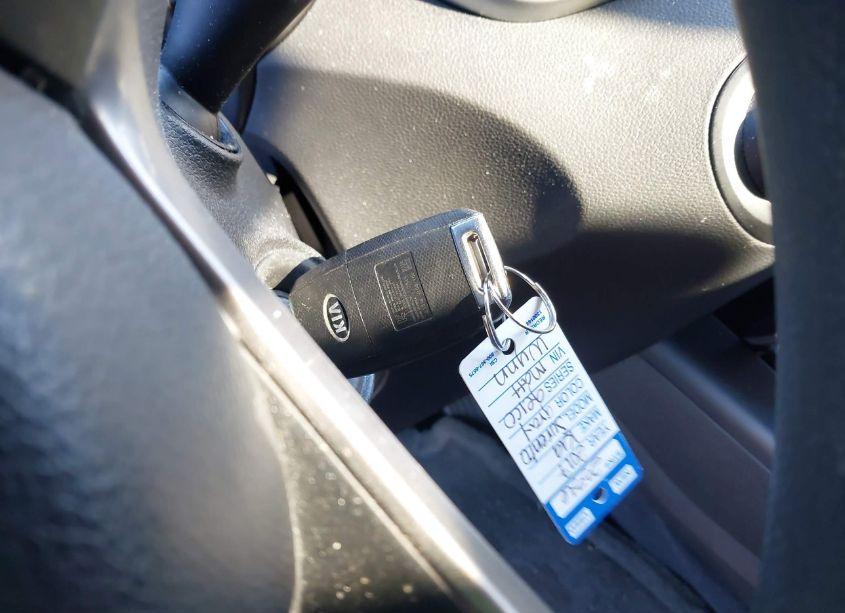 Photo 11 of 2017 Kia Sorento 3.3L LX (VIN 5XYPGDA51HG279525)