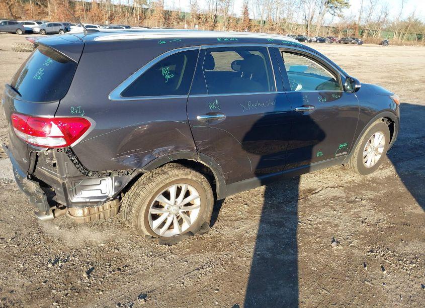 Photo 4 of 2017 Kia Sorento 3.3L LX (VIN 5XYPGDA51HG279525)