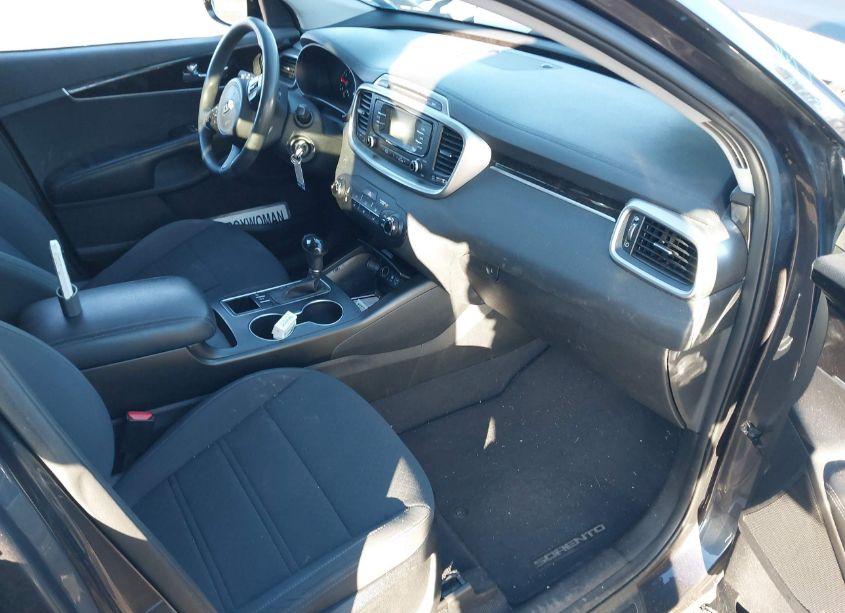 Photo 5 of 2017 Kia Sorento 3.3L LX (VIN 5XYPGDA51HG279525)