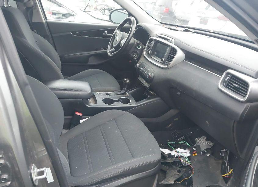 Photo 5 of 2017 Kia Sorento 3.3L LX (VIN 5XYPGDA51HG317352)