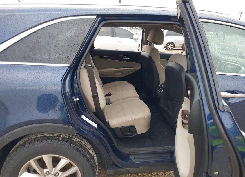 Photo 8 of 2017 Kia Sorento LX V6 (VIN 5XYPGDA51HG322485)