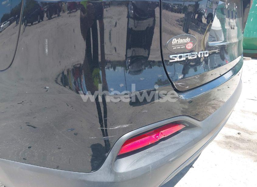 Photo 19 of 2017 Kia Sorento 3.3L LX (VIN 5XYPGDA51HG330957)