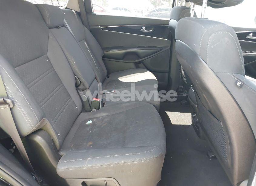 Photo 8 of 2017 Kia Sorento 3.3L LX (VIN 5XYPGDA51HG330957)