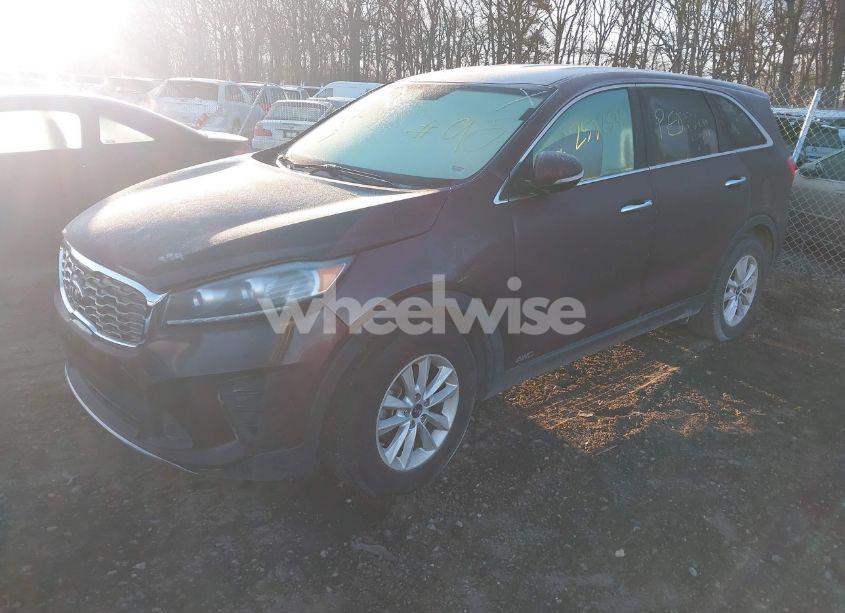 Photo 2 of 2019 Kia Sorento 3.3L LX (VIN 5XYPGDA51KG441757)