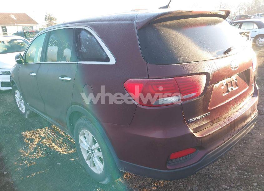 Photo 3 of 2019 Kia Sorento 3.3L LX (VIN 5XYPGDA51KG441757)