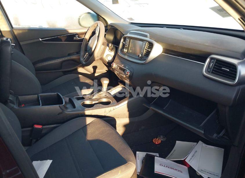 Photo 5 of 2019 Kia Sorento 3.3L LX (VIN 5XYPGDA51KG441757)